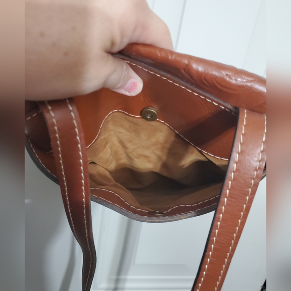 Patricia Nash Granada Leather Embossed Crossbody Western Tan Like new - Picture 16 of 16